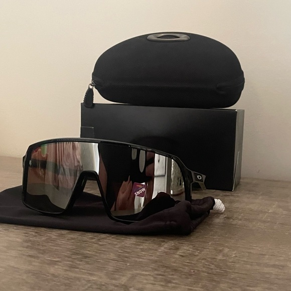 Oakley Sutro Black Frame, Prizm Black Iridium Lens - Picture 2 of 6